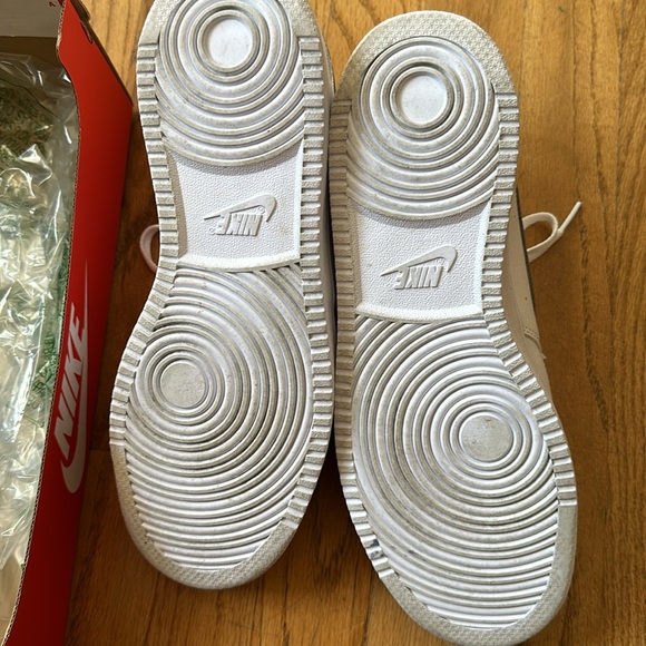 Women’s Nike court vision low size 10 - Picture 3 of 4